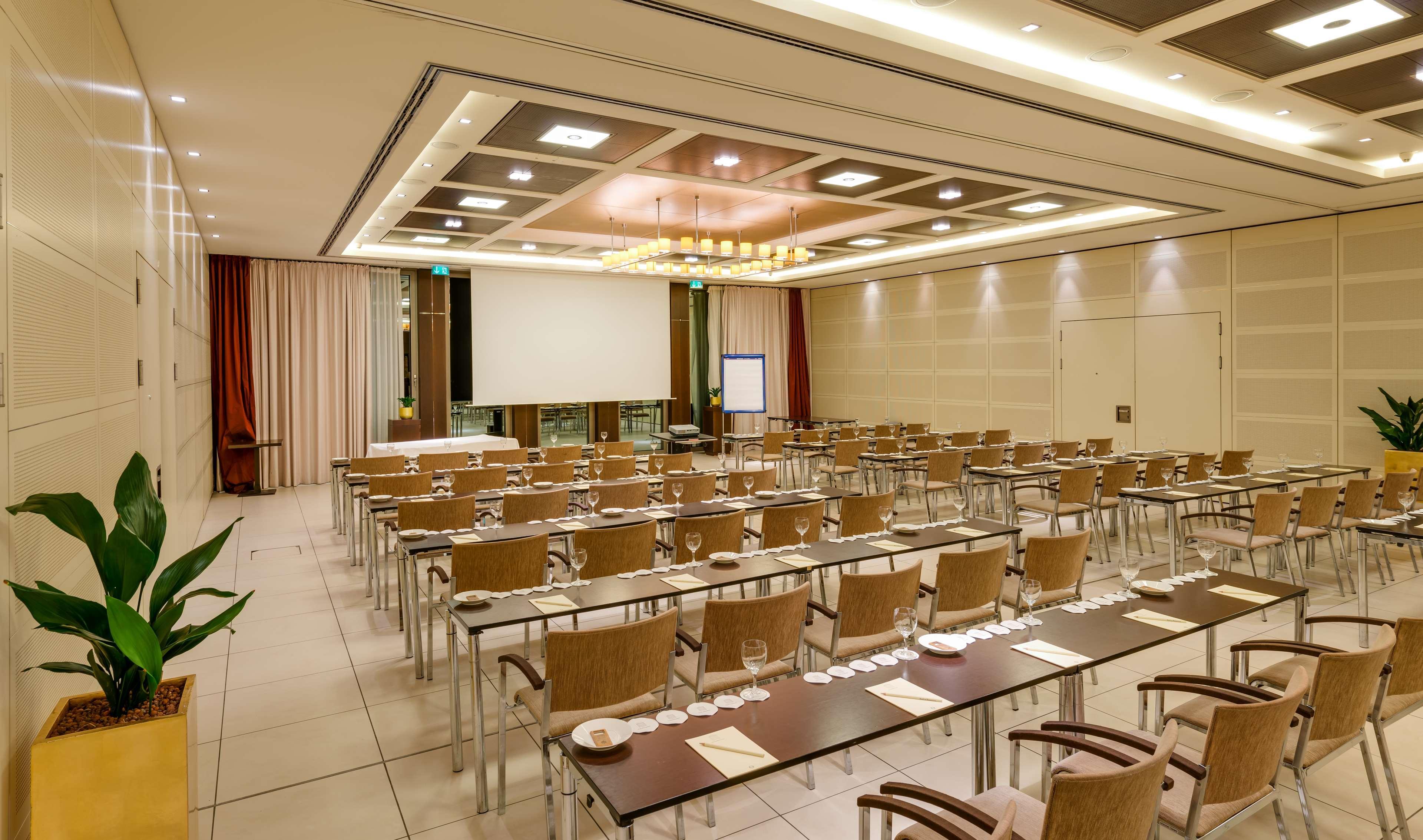 Wasserturm Hotel Cologne, Curio Collection By Hilton מראה חיצוני תמונה