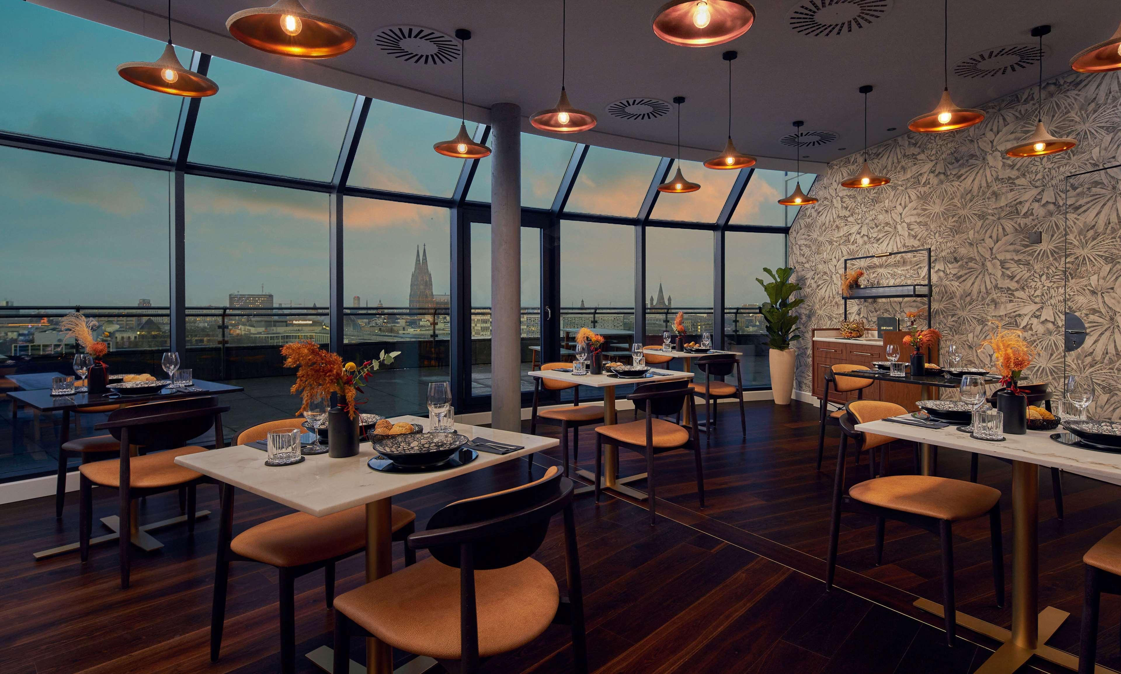 Wasserturm Hotel Cologne, Curio Collection By Hilton מראה חיצוני תמונה