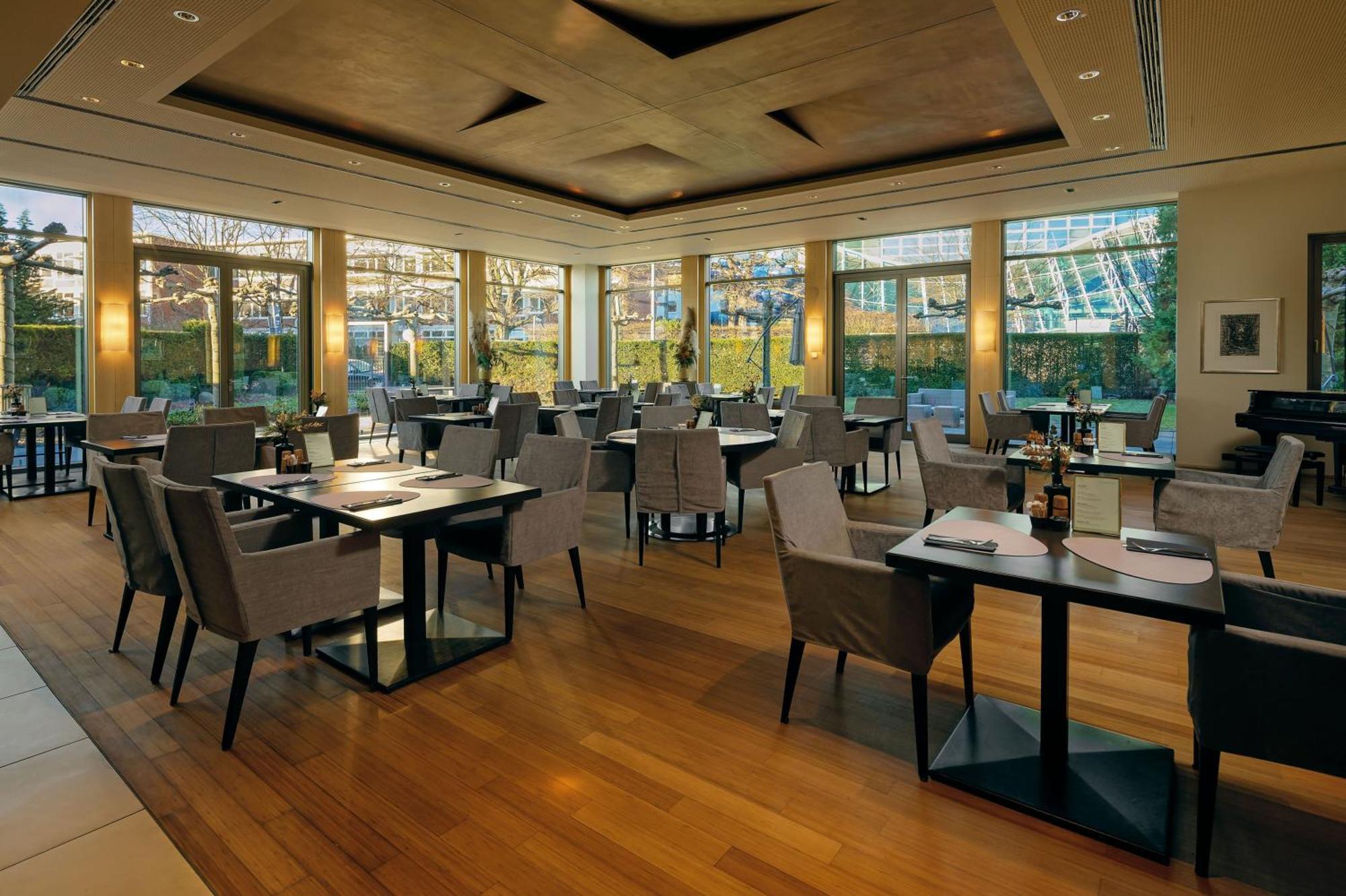 Wasserturm Hotel Cologne, Curio Collection By Hilton מראה חיצוני תמונה