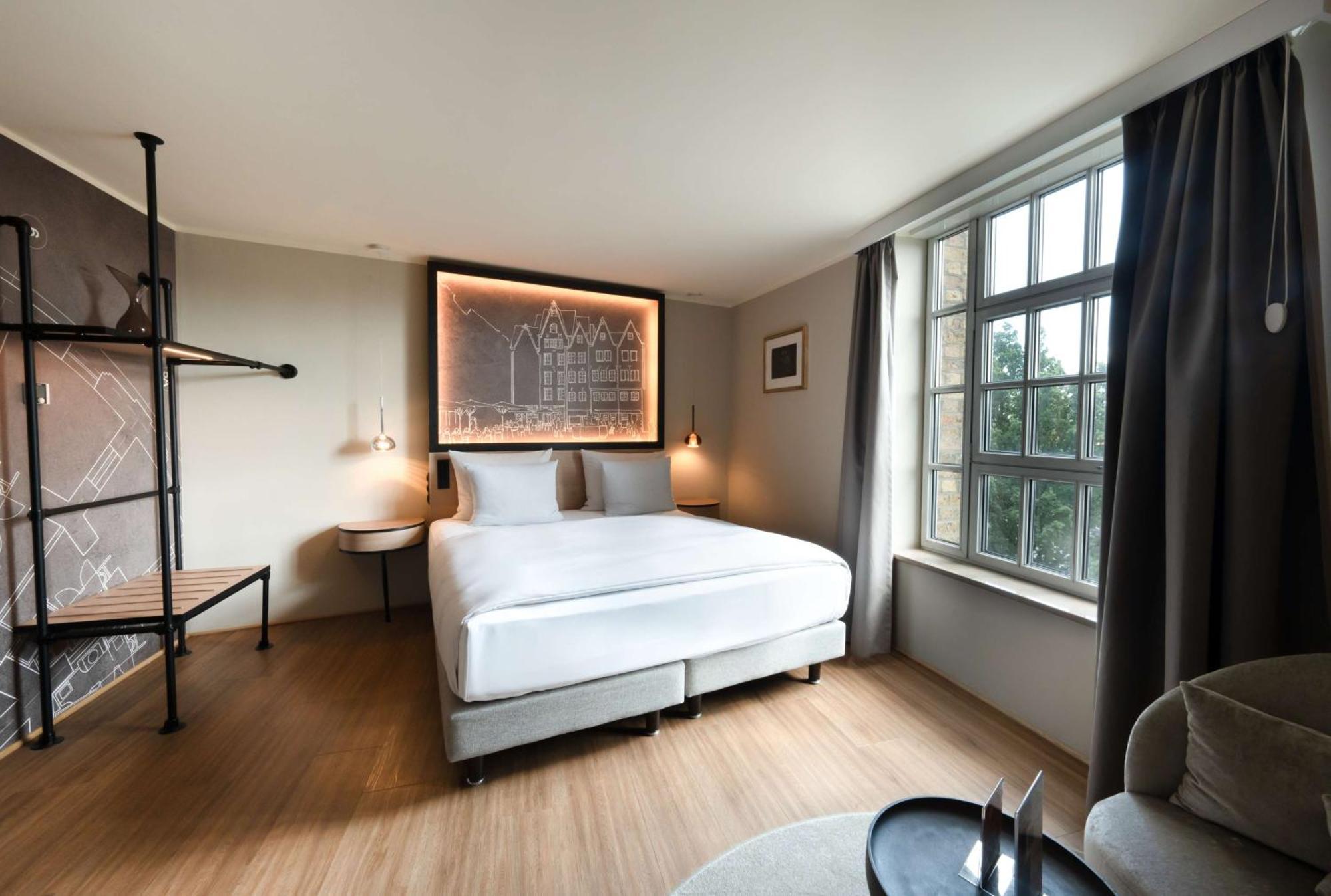 Wasserturm Hotel Cologne, Curio Collection By Hilton מראה חיצוני תמונה