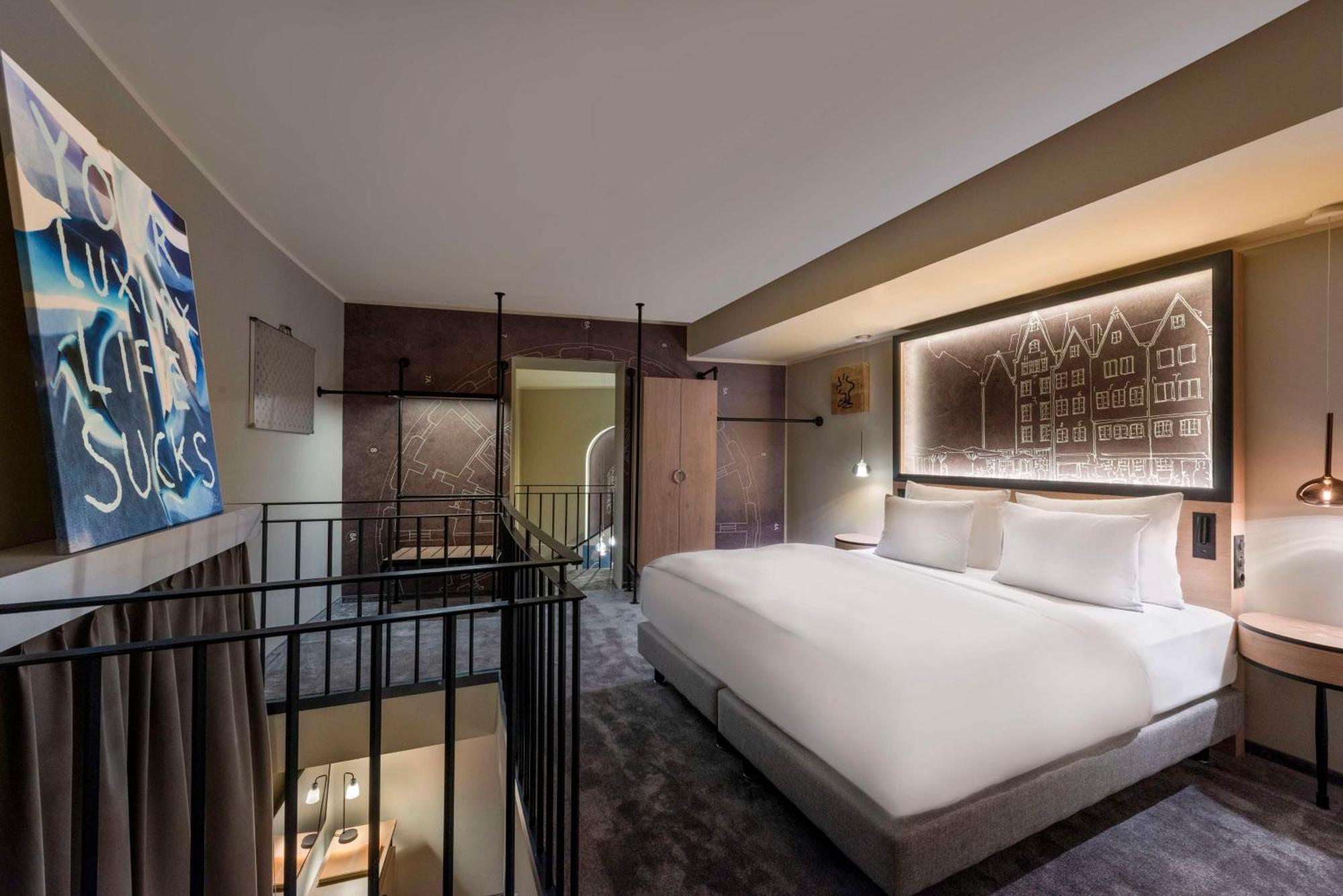 Wasserturm Hotel Cologne, Curio Collection By Hilton מראה חיצוני תמונה