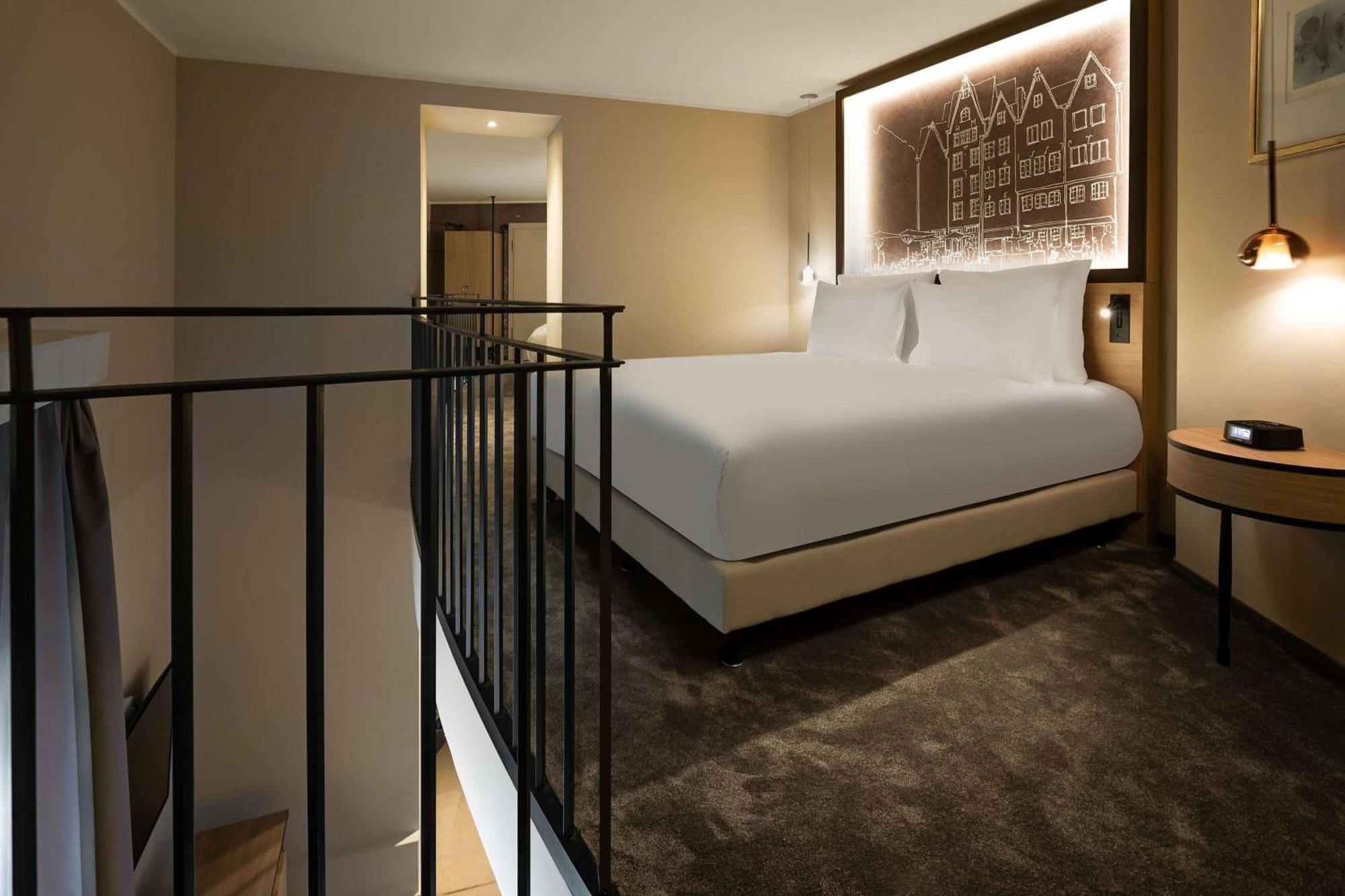 Wasserturm Hotel Cologne, Curio Collection By Hilton מראה חיצוני תמונה