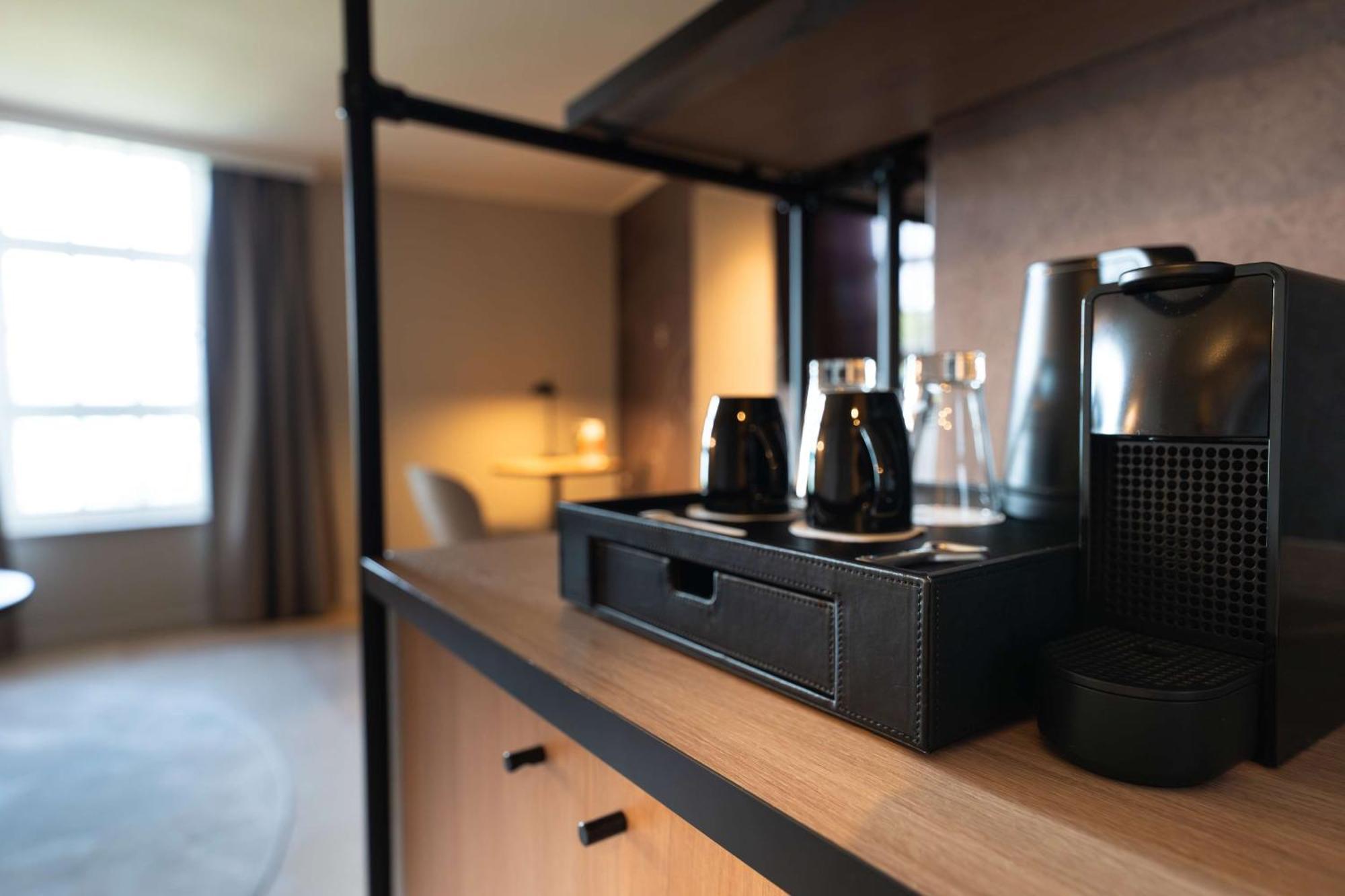 Wasserturm Hotel Cologne, Curio Collection By Hilton מראה חיצוני תמונה