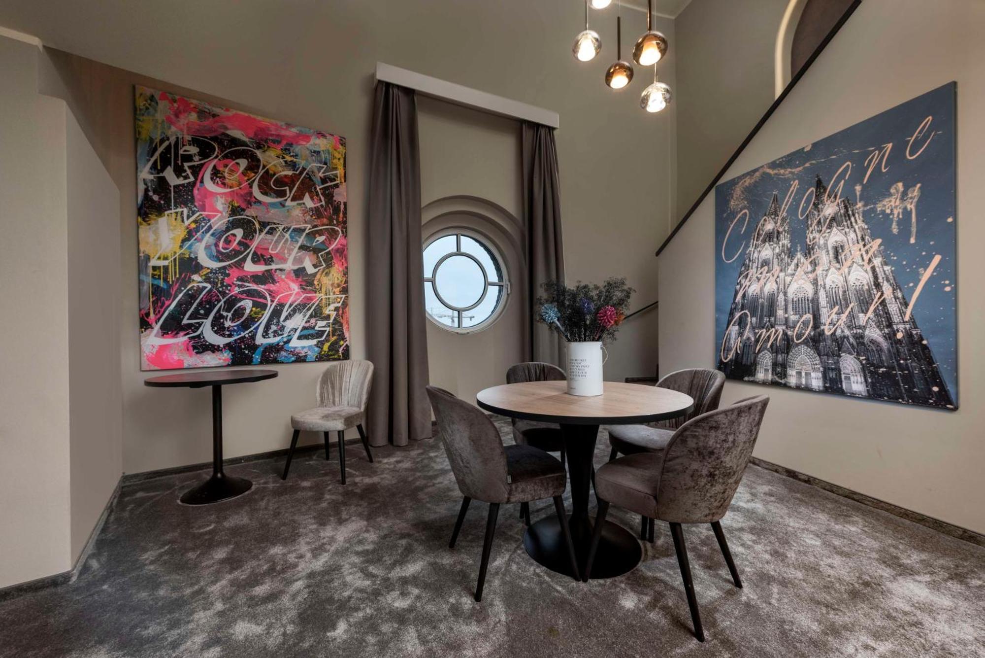 Wasserturm Hotel Cologne, Curio Collection By Hilton מראה חיצוני תמונה