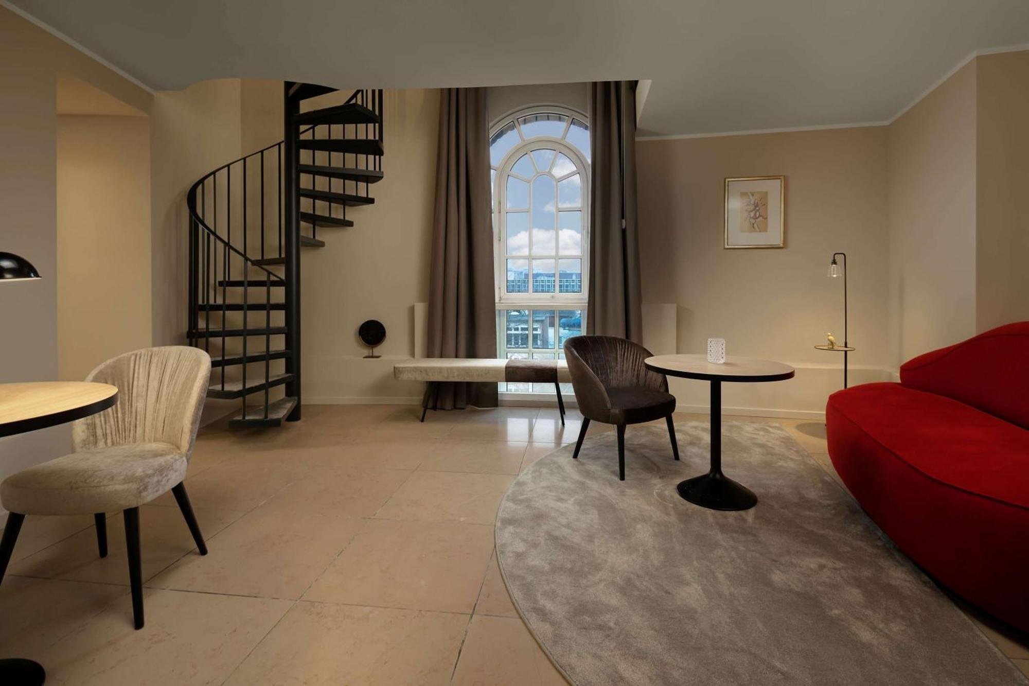 Wasserturm Hotel Cologne, Curio Collection By Hilton מראה חיצוני תמונה