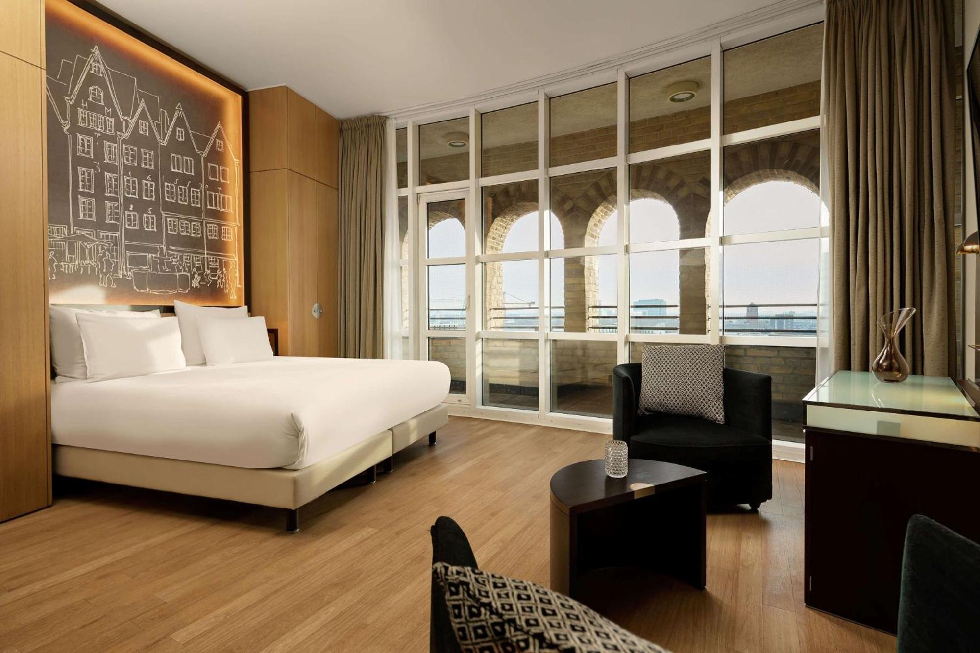 Wasserturm Hotel Cologne, Curio Collection By Hilton מראה חיצוני תמונה