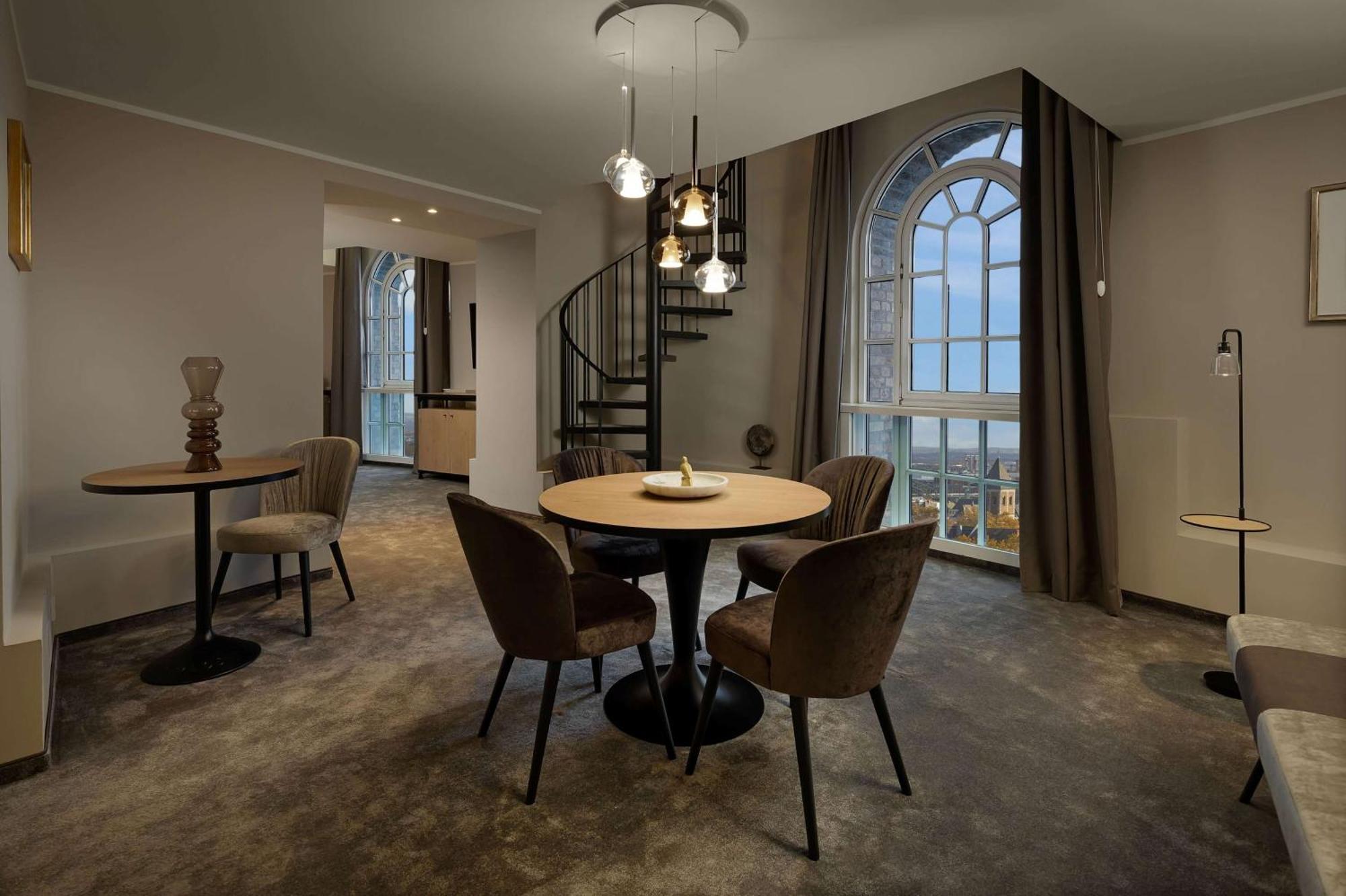 Wasserturm Hotel Cologne, Curio Collection By Hilton מראה חיצוני תמונה